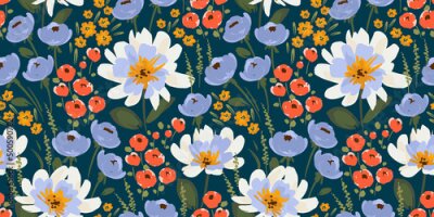 Behang Bloeiende kleurrijke weide