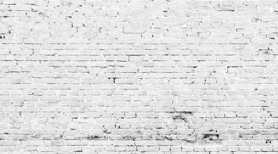 Oude vervallen bakstenen muur