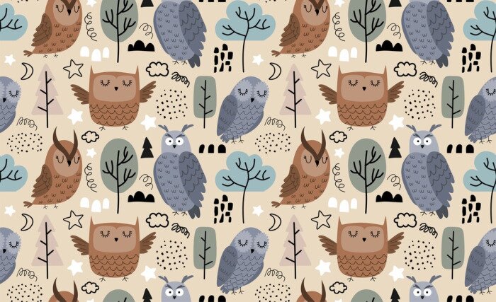 Behang Schattige uiltjes in een kleurrijk sprookjesbos