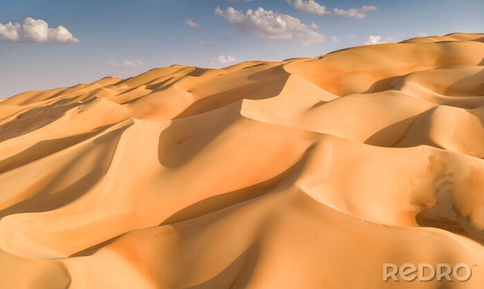 Canvas aeril weergave van Liwa woestijn, onderdeel van Empty Quarter, de grootste doorlopende zandwoestijn ter wereld