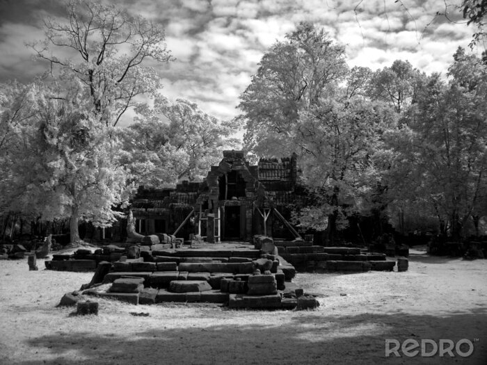 Canvas Angkor Wat - De gelukzaligheid van de Khmer architectuur en kunst nb.32