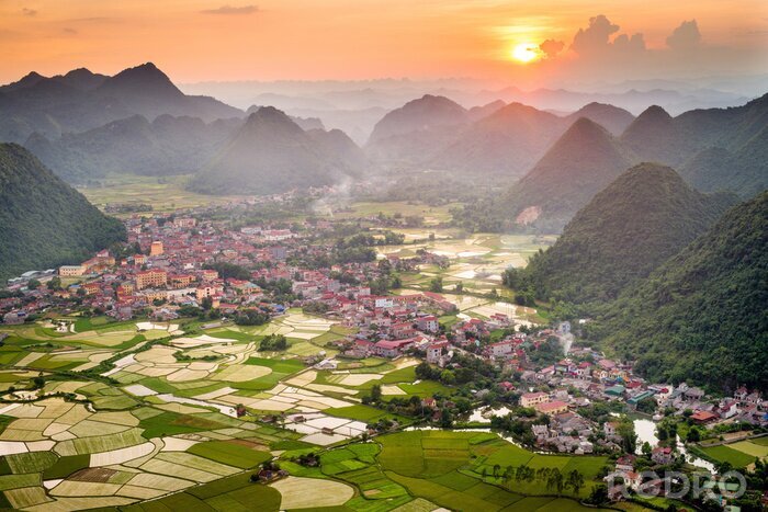 Canvas Bacson Valley, Vietnam