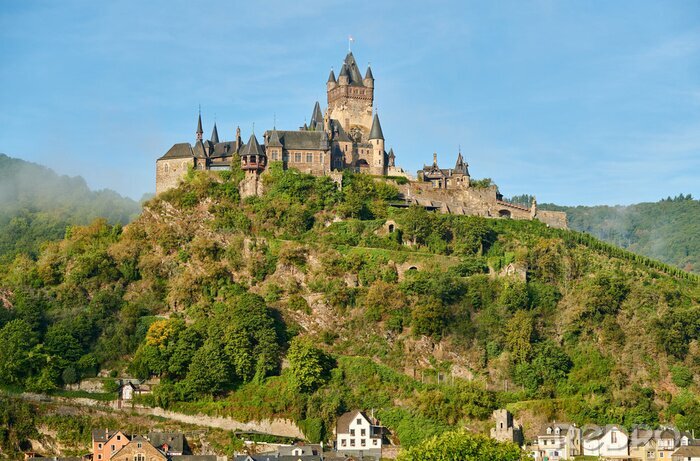 Canvas Beautiful Reichsburg castle on a hill in Cochem, Germany