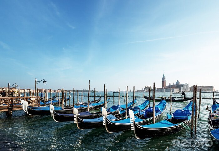 Canvas Blauwe gondels in Venetië