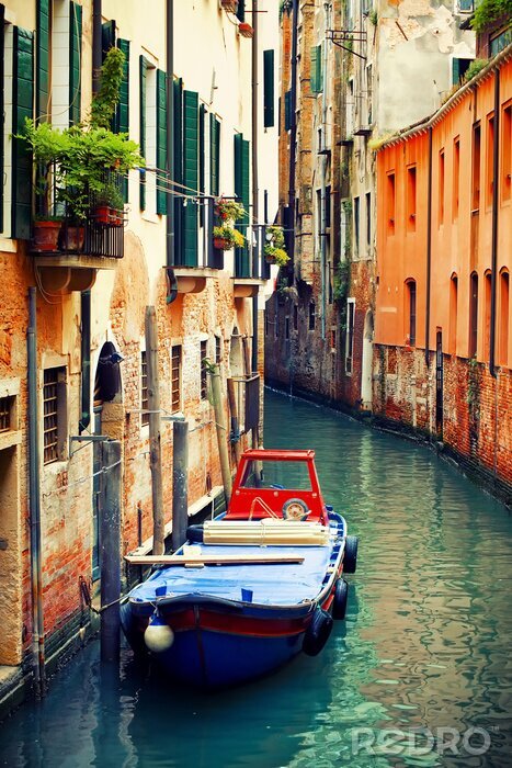 Canvas Boot op het kleurrijke kanaal