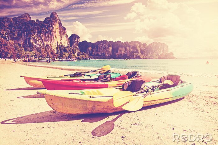 Canvas Boten op het strand in retrostijl