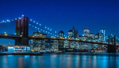 Brooklyn Bridge aan de skyline van NY