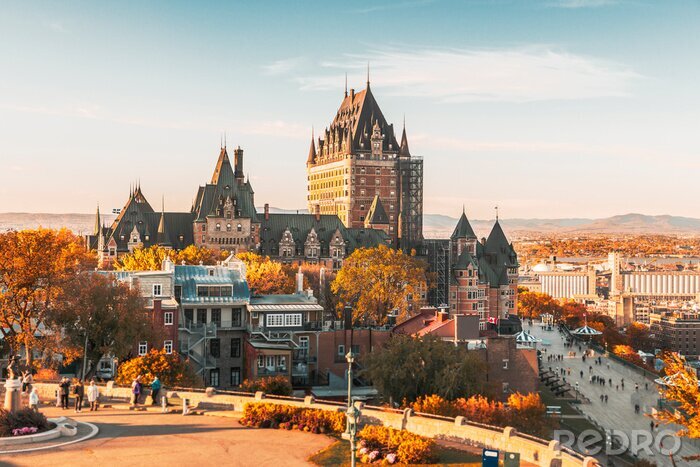 Canvas Cityscape or skyline of Chateau Frontenac, Dufferin Terrace and Saint Lawrence river at overlook in old town