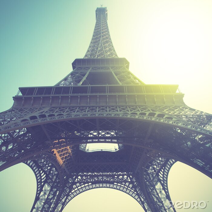 Canvas De Eiffeltoren vanuit kikkerperspectief