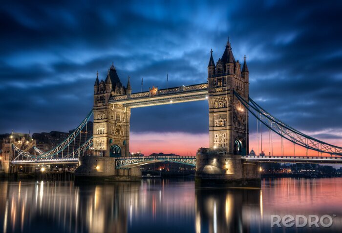 Canvas De lucht voor de storm boven de Tower Bridge