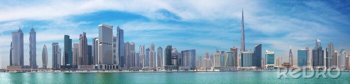 Canvas DUBAI, UAE - 29 maart 2017: Het panorama met het nieuwe kanaal en wolkenkrabbers van Downtown.