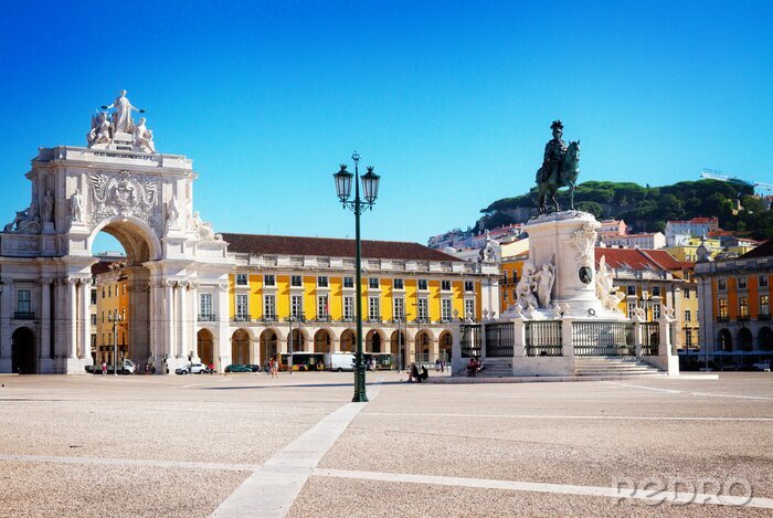 Canvas Een pleintje in Lissabon op een mooie dag