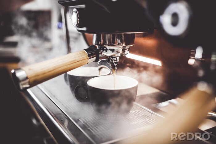Canvas Espresso poruing van koffiemachine bij koffie