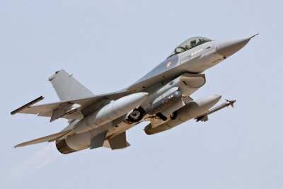 Canvas F-16 - Take Off