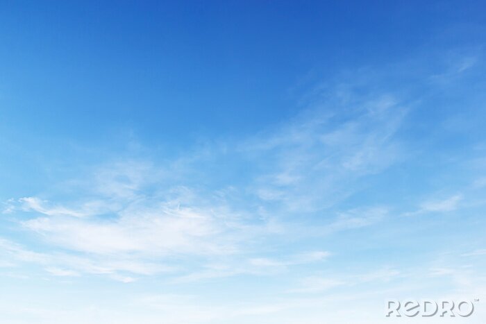 Canvas Fantastische zachte witte wolken tegen de blauwe hemel achtergrond