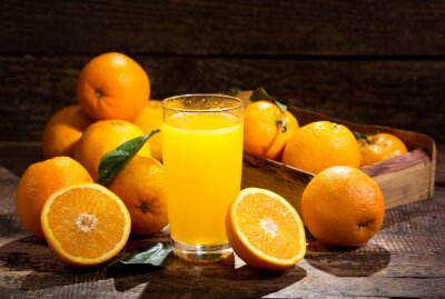 glas jus d'orange met verse vruchten