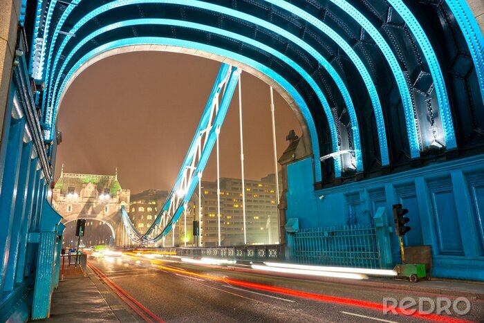 Canvas Het interieur van de Tower Bridge 's nachts