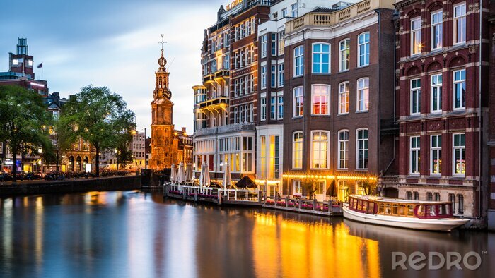 Canvas Kerk en gebouwen in Amsterdam