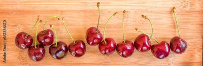 Canvas Kersen op een houten achtergrond