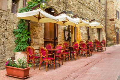 Canvas Kleine cafe op de hoek van de oude stad in Italië