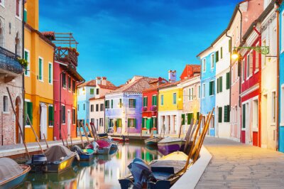 Kleurrijke gebouwen in Venetië