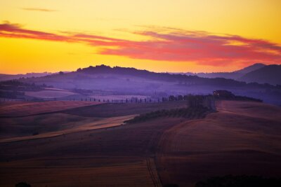 Canvas Landschap in Toscanië bij zonsondergang in de zomer