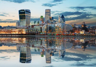 Canvas Londen Skylines in de schemering England, UK