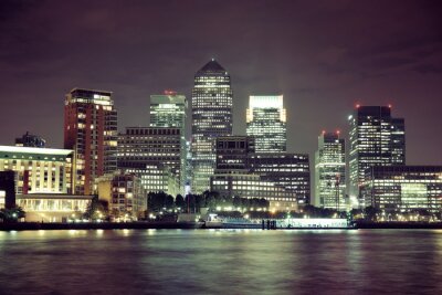 London Canary Wharf bij nacht