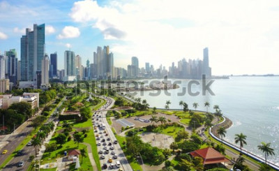 Canvas Luchtfoto van de moderne skyline van Panama City, Panama met moderne Highrise gebouwen.