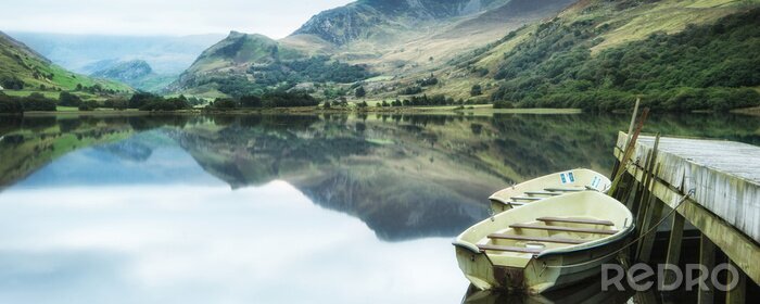 Canvas Meer in een berglandschap
