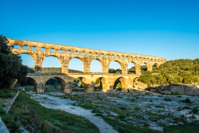 Canvas Morning uitzicht op het oude aquaduct Pont du Gard