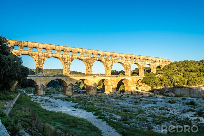 Canvas Morning uitzicht op het oude aquaduct Pont du Gard