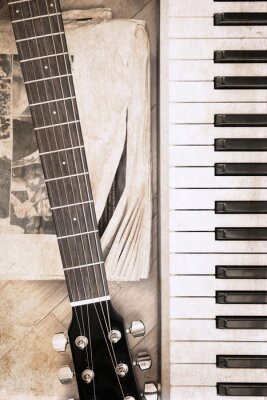 Muziek gitaar en piano