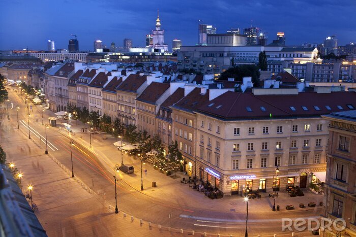 Canvas Nacht uitzicht van de oude binnenstad van Warschau, stormachtige hemel. Polen