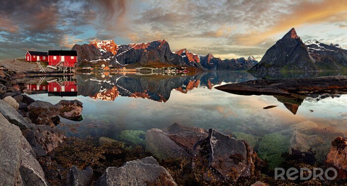 Canvas Noorwegen dorp Reine met bergen, panorama
