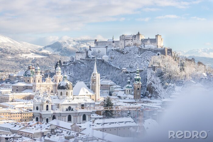 Canvas Panorama van Salzburg in de winter: Sneeuw historisch centrum, zonneschijn