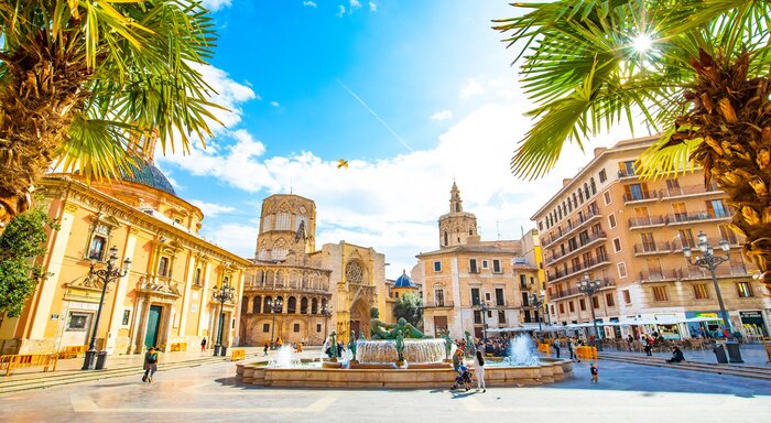 Canvas Panoramic view of Plaza de la Virgen (Square of Virgin Saint Mary) and Valencia old town