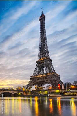 Parijs Eiffeltoren bij zonsopgang