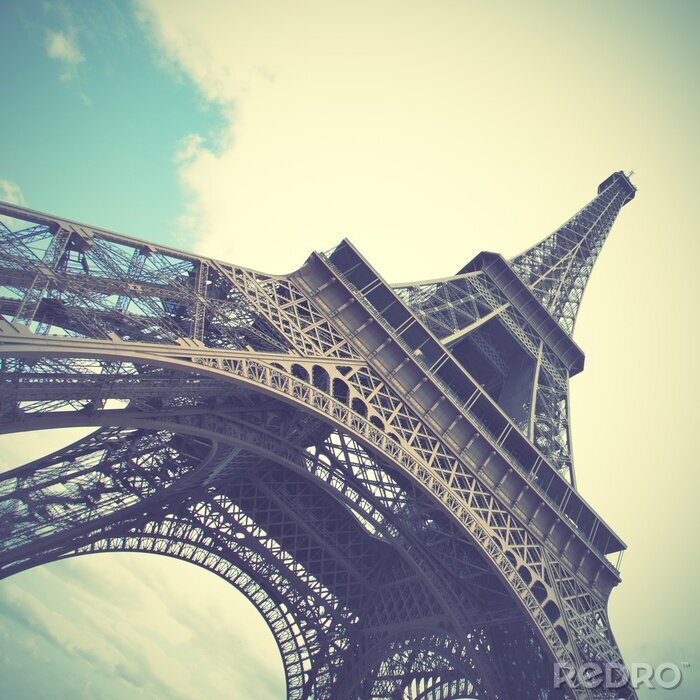 Canvas Parijs Eiffeltoren in kikkerperspectief