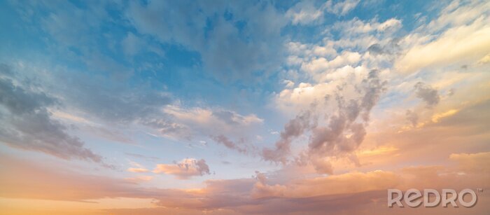 Canvas Pastelkleurige wolken in de lucht