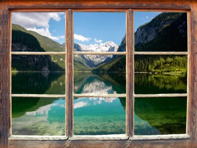 Raam met uitzicht op het meer van Gosau