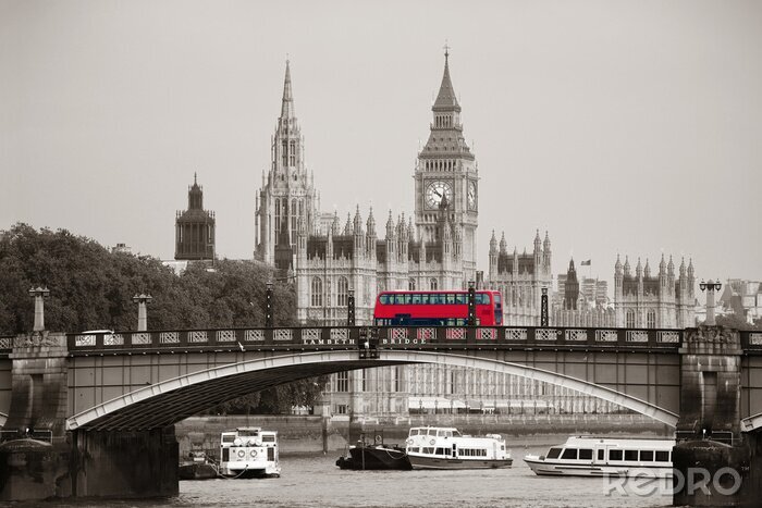 Canvas Rode bus in grijs Londen