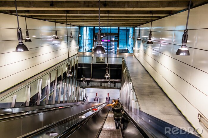 Canvas Rollstreppe in U-Bahnstation