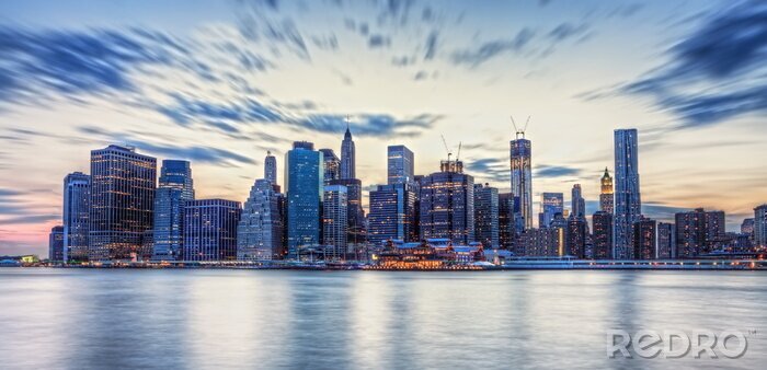 Canvas Skyline van New York en wolken in beweging