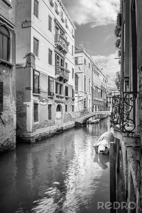 Canvas Smal zwart-wit Venetiaans kanaal