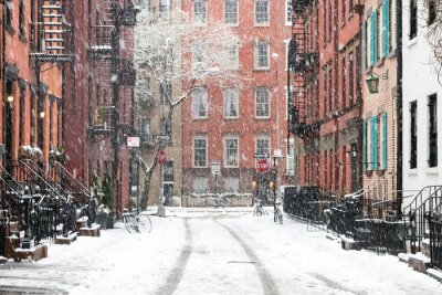 Canvas Sneeuw de winterscène op Vrolijke Straat in de Greenwich-Dorpsbuurt van Manhattan in de Stad van New York