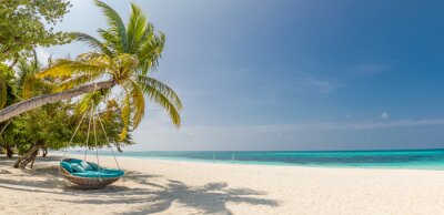 Tropisch strand met hangmat