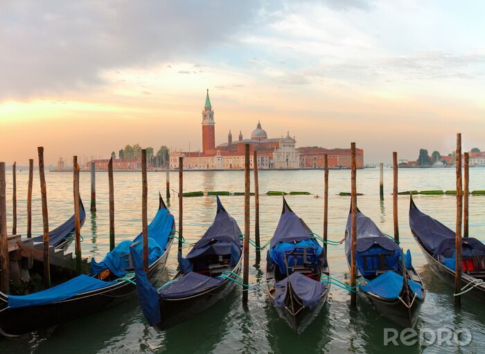 Canvas Venetiaanse gondels bij dageraad