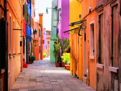 Venetiaanse straat in vele kleuren