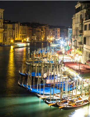 Canvas Venetië en de grachten in de avond